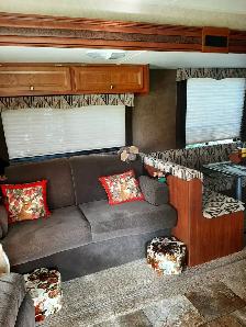 Travel Trailer - Photo 2