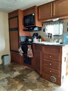 Travel Trailer - Photo 6