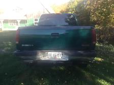4WD Pickup Truck - Photo 2
