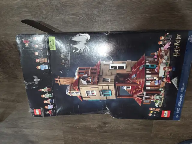 Lego 76437 Harry Potter The Burrow Collectors' Edition 2405 PCS