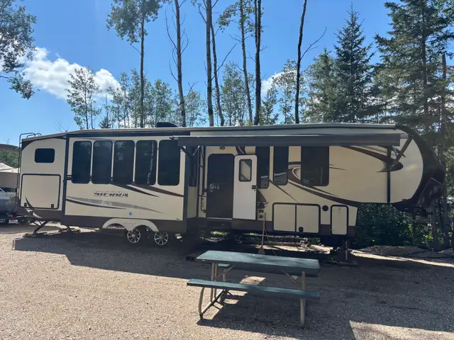 Camper&Lot