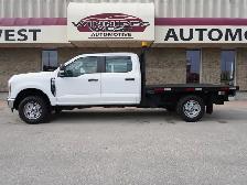 2024 Ford F-350 4WD Crew Cab Flat Deck - Photo 4