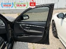 2018 BMW 3 Series //M PKG | SUNROOF | CARPLAY | LOADED - Photo 30