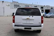 2011 Chevrolet Suburban 4WD 1500 LT w/1SC | LEATHER INTERIOR | L - Photo 4