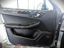 2021 Porsche Macan S - Photo 17