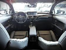 2021 Lexus UX 250h - Photo 28