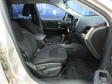 JEEP CHEROKEE 2015 ALTITUDE V6 3.2L 4X4 GPS/ ECRAN 8.4PO / BANCS - Photo 8