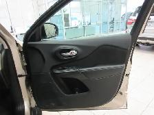 JEEP CHEROKEE 2015 ALTITUDE V6 3.2L 4X4 GPS/ ECRAN 8.4PO / BANCS - Photo 9