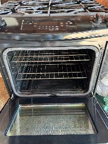 GE Natural Gas Stove - Photo 3