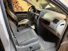 2010 Chrysler town and country - Photo 6