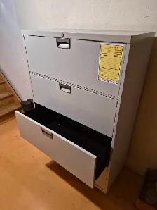 Filing cabinet with wide pull out drawers - Photo 2