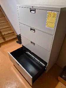 Filing cabinet with wide pull out drawers - Photo 3