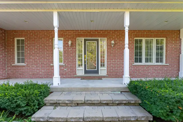 Luxury 4 BR Detached House for Rent in Prime Location Newmarket