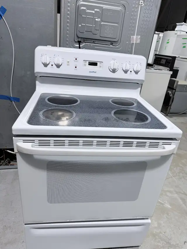 Cuisinière 30po Blanc Vitrocéramique | MCBS585DR3WW - MOFFAT