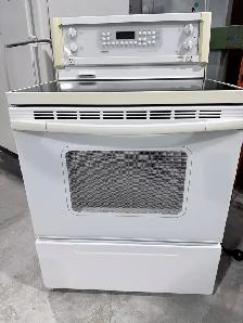 Cuisinière 30po Blanche vitrocéramique | Kenmore