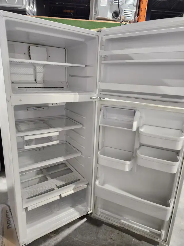 Réfrigérateur 28po blanc  | IRT184300 - Inglis