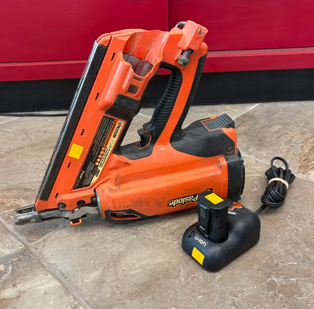 Cordless Paslode Impulse Framing Nailer with Battery & Charger