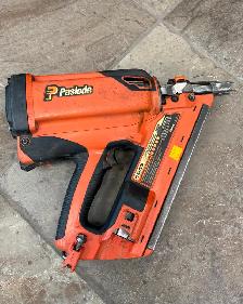 Cordless Paslode Impulse Framing Nailer with Battery & Charger - Photo 2