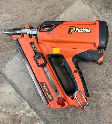Cordless Paslode Impulse Framing Nailer with Battery & Charger - Photo 3