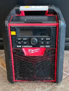 Milwaukee 2792-20 Bluetooth Jobsite Radio