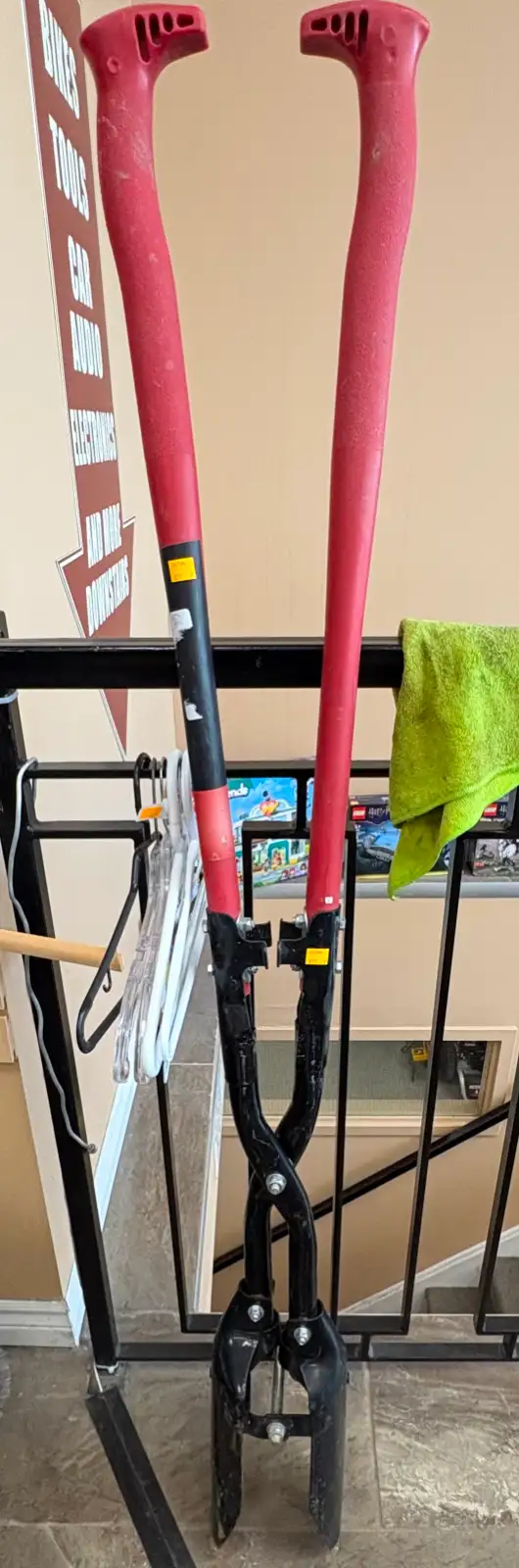 Manual 12' Post Digger