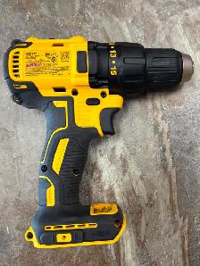 Cordless Dewalt DCD777 Drill - Photo 2
