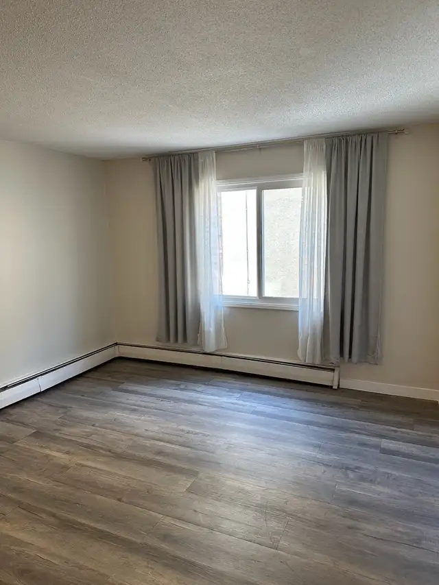 FOR RENT 1 Bd apartment - 11916 105 St Edmonton area NAIT
