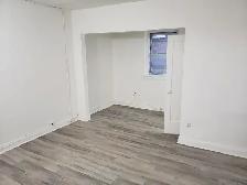 Bachelor apartment available in Little Italy - Photo 8