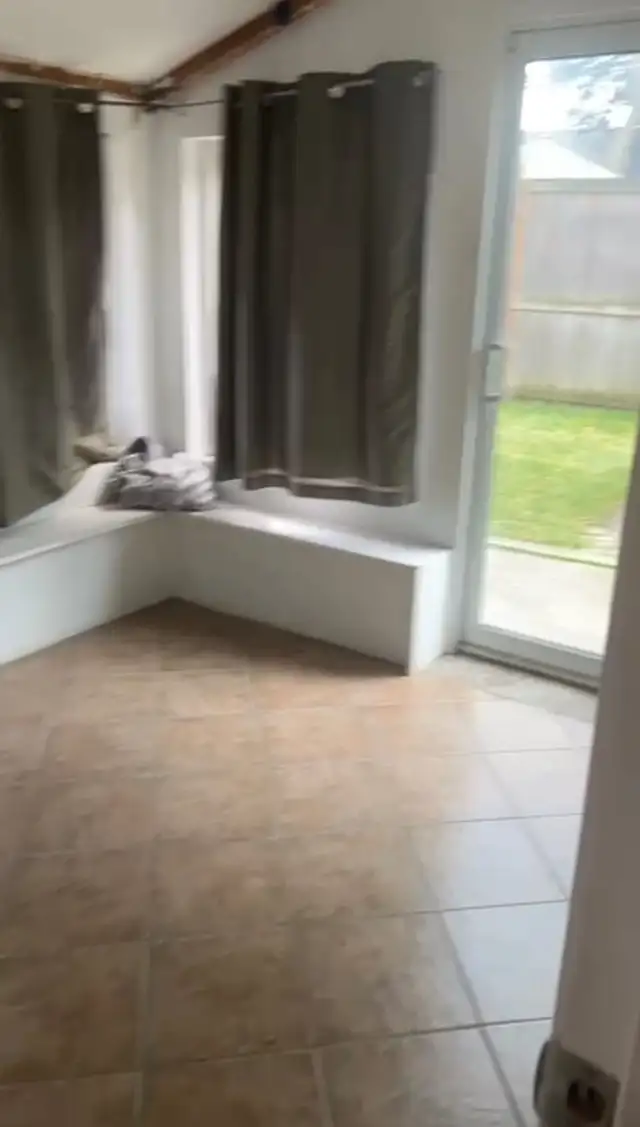 Room For Rent.