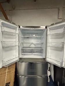LG "33" Stainless Steel 4 Door Refrigerator - Photo 2