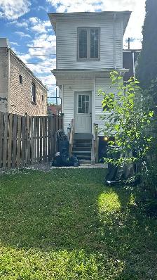 Woodbine Ave. & Danforth Avenue house for $2500 - Photo 3