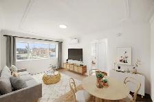 NEWLY RENOVATED 1 bed 1 bath in East Kildonan! - Photo 3
