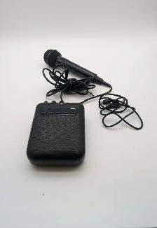 (B4790) Aroma AG-03M Amp with mic and power - No clip