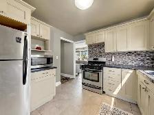 Cobourg Home W/Pool for $749,900 and In-Law Suite - Photo 3