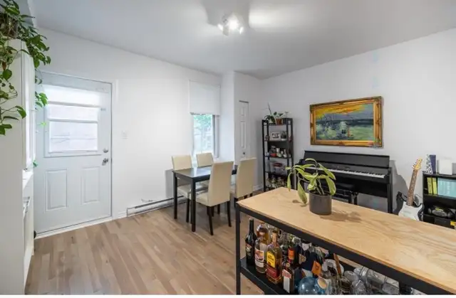 Excellent 4.5, with all appliances, near Canal Lachine