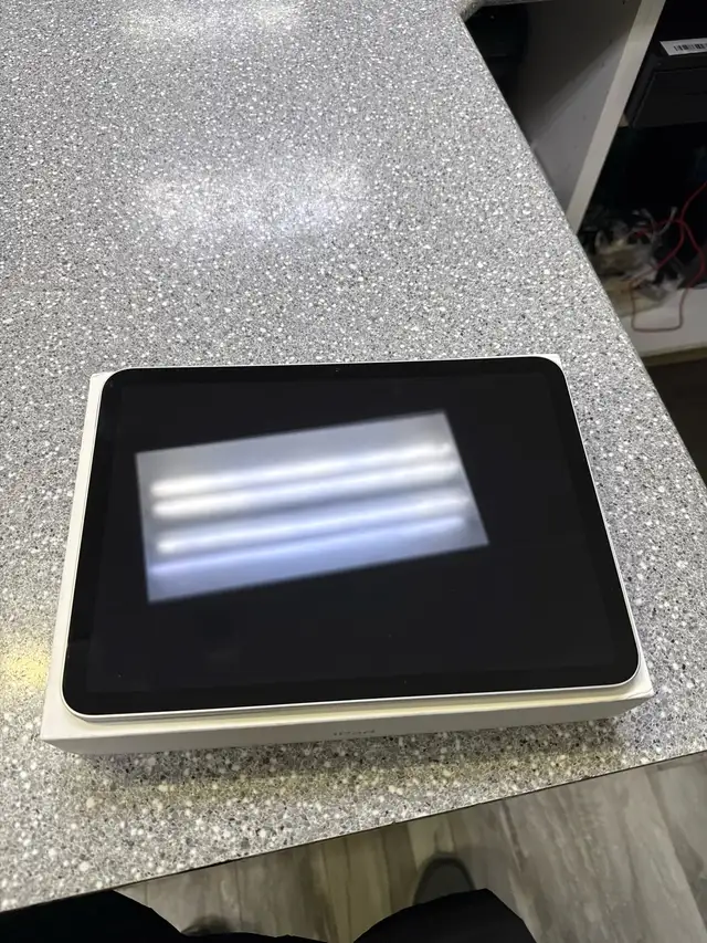 IPAD 11th Gen 128GB AppleCare March 2027