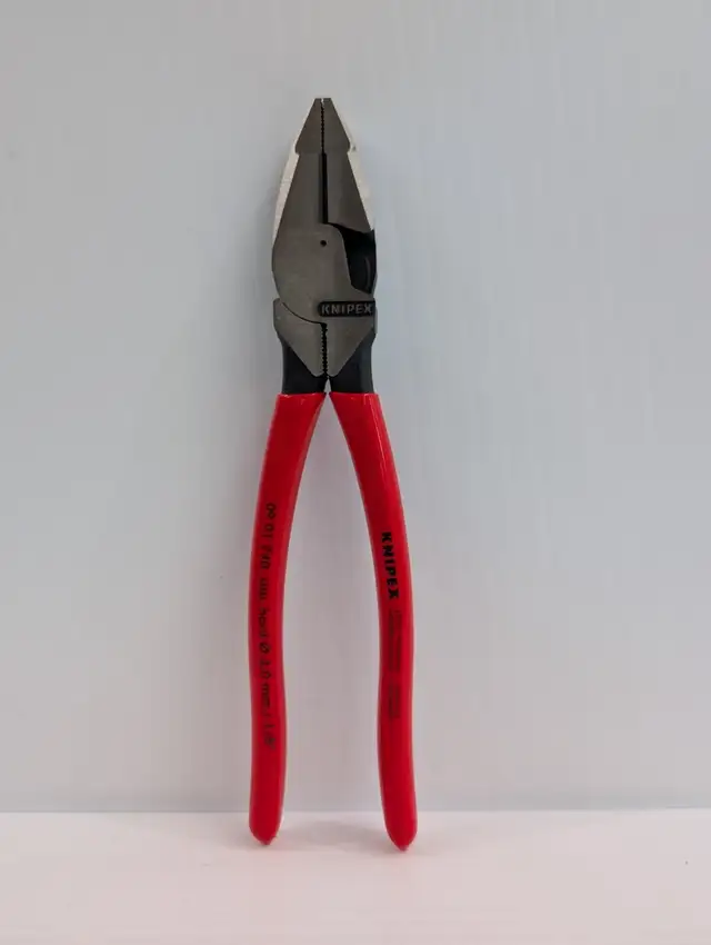 (B2320) Knipex 09 01 240 Pliers EACH