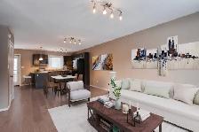 STUNNING 3 BED 1.5 BATH TOWNHOUSE - Lorette - Photo 3