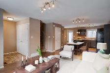 STUNNING 3 BED 1.5 BATH TOWNHOUSE - Lorette - Photo 4