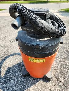 Vacuum Cleaner - Photo 2