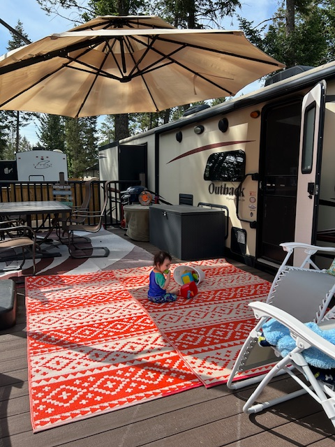 RV in Beautiful Valley’s Edge Resort Near Radium BC