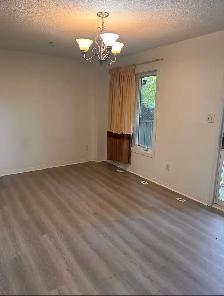 Private Room for Rent – Leaside Park Drive, East York - Photo 2