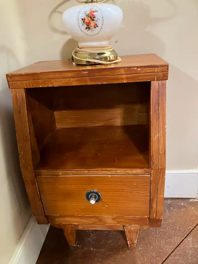End table .Compact size