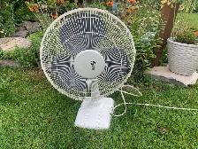 fan Oscillating fan - Photo 2