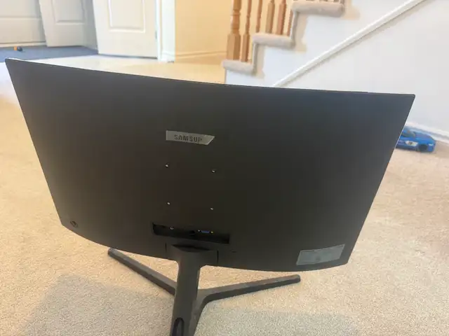 32" TV screen for sale