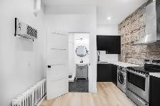 UPPER BEACHES LOFT STYLE APARTMENT - Photo 2