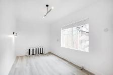 UPPER BEACHES LOFT STYLE APARTMENT - Photo 3