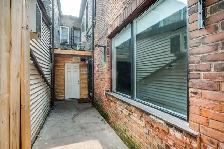 UPPER BEACHES LOFT STYLE APARTMENT - Photo 4