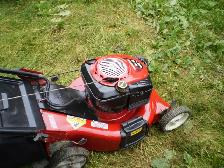 CRAFTSMAN 21inch Self-Propelled gas   Lawnmower. - Photo 4