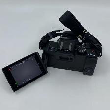 Panasonic Lumix DC-G100V Mirrorless Camera Vlogging Kit $499 - Photo 5